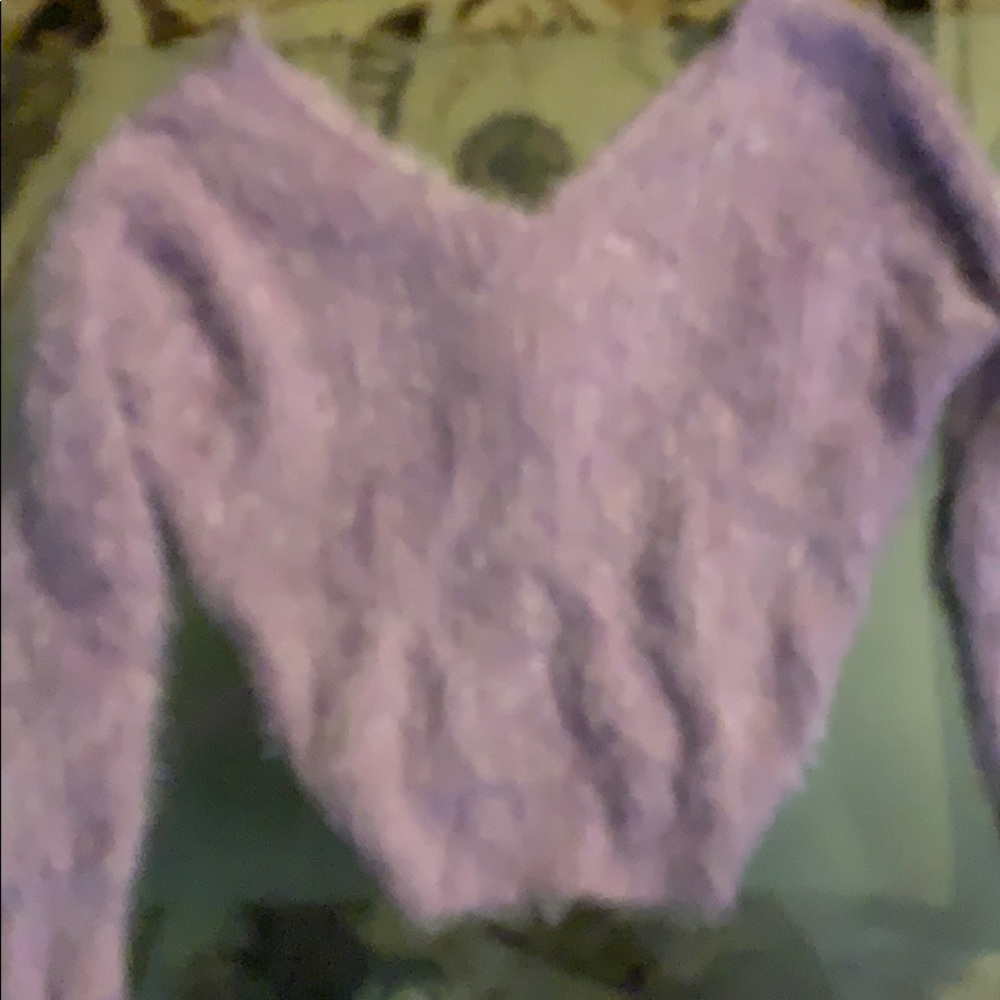 Fuzzy sweater - Picture 2 of 3